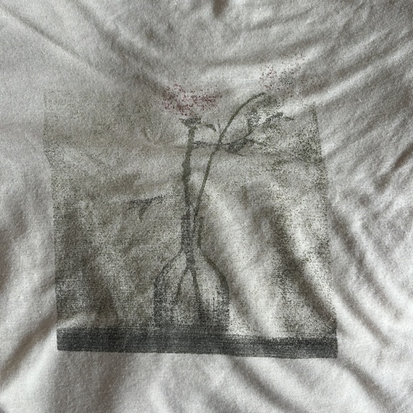 UO Graphic Flower Tee - Picture 3 of 4